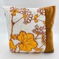 kussensloop-duurzaam-geel-bloemen-retro