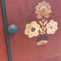 Brocante houten kastjes beschilderd bloemen roodbruin