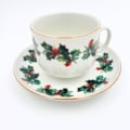 kerstservies hulstblad kop en schotel onbijtset